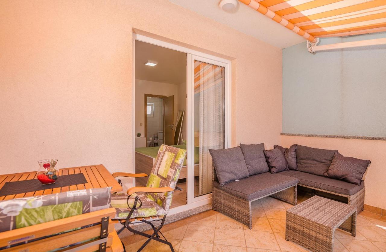 Apartment Stella Di Mare คิร์ก ภายนอก รูปภาพ